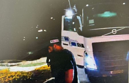 الشرطة تحقق بانفجار قنبلة باللد واعتقال مشتبه بحيازة السلاح